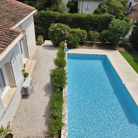 4 Bedrooms Pool Near Sea
